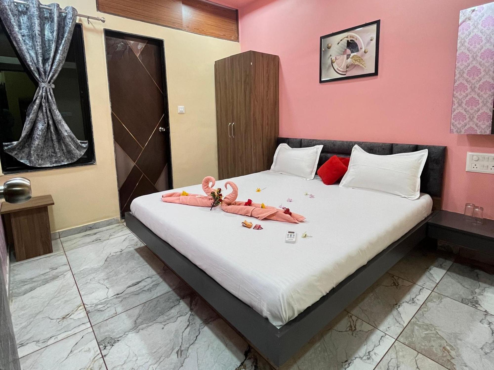 Jai Swaminarayan Delux Homestay Garudeshwar Exterior photo